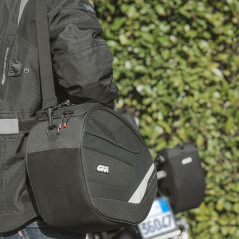Borsa soffice laterale singola destra con sistema di fissaggio Stealth GIVI EASY12R 18 lt. - Visenzi Motomarket